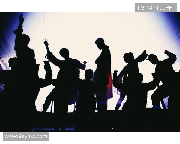 刘磊专访:从街头到舞台的蜕变与坚持,回顾我的街舞人生历程 刘磊专访:从街头到舞台的蜕变与坚持,回顾我的街舞人生历程