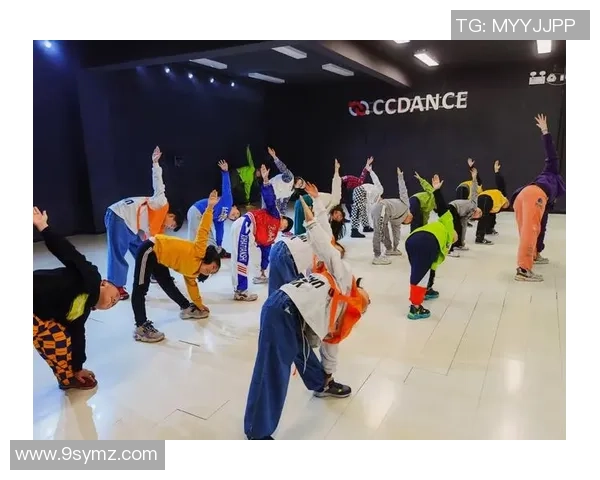 成都街舞队整体压制现象解析与街舞文化的深层影响探讨